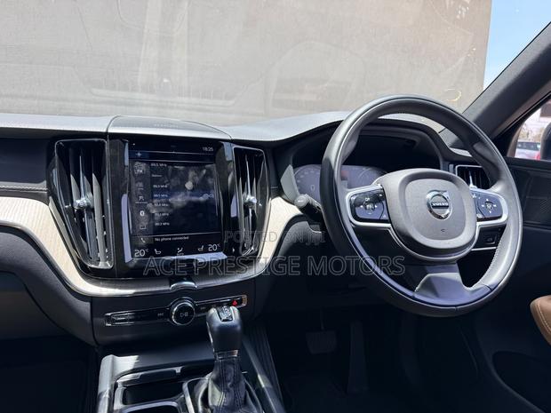 Volvo XC60 2019 Blue