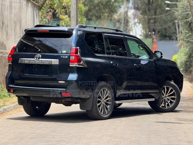 Toyota Land Cruiser Prado 2018 Blue