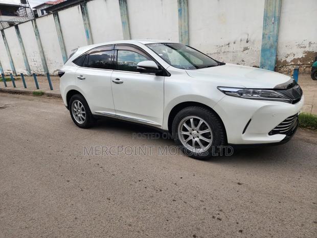 Toyota Harrier 2.0 2020 White