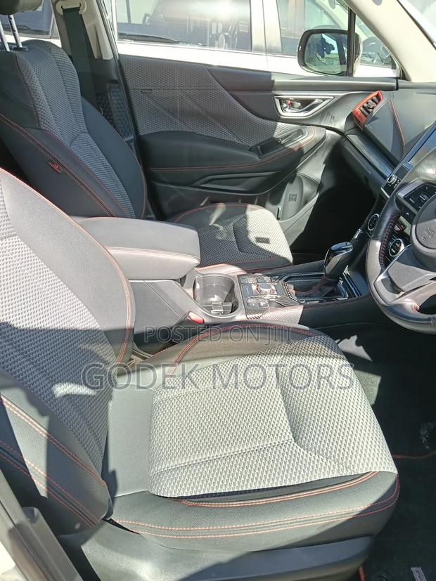 Subaru Forester Base AWD 2019 White
