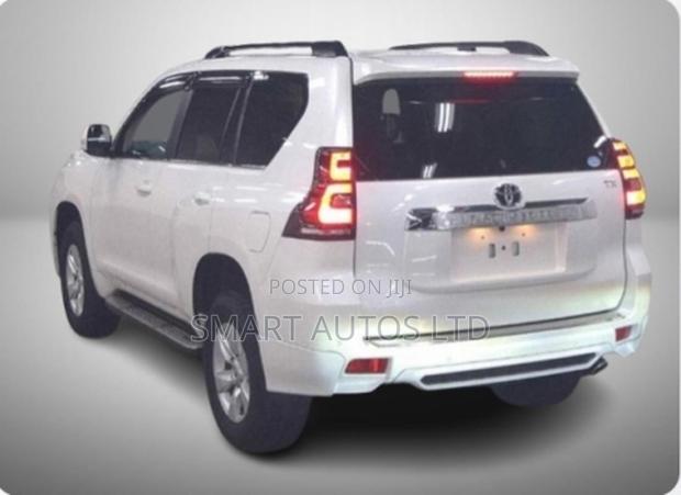 Toyota Land Cruiser Prado 2.7 2019 Off white