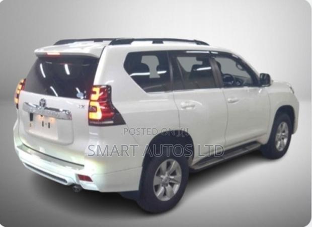 Toyota Land Cruiser Prado 2.7 2019 Off white