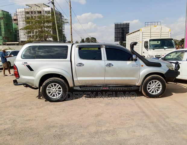 Toyota Hilux 2012 Silver