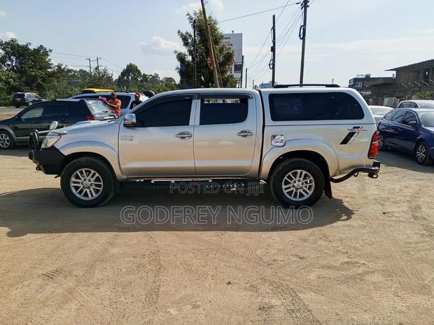 Toyota Hilux 2012 Silver