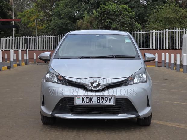 Toyota Vitz 2015 Silver