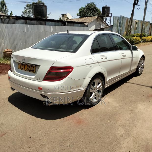 Mercedes-Benz C300 Luxury Sedan RWD (3.0L 6cyl 7A) 2011 White