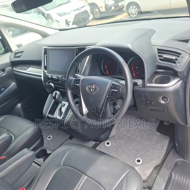 Toyota Alphard 2.5 Petrol AWD 2019 Pearl