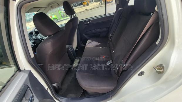 Toyota Corolla Fielder 1.5 Hybrid FWD 2019 White