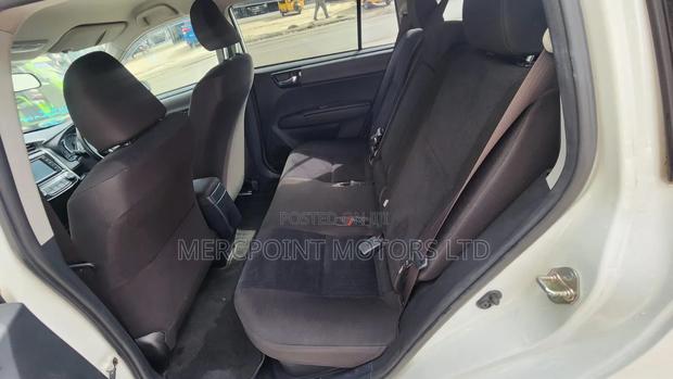 Toyota Corolla Fielder 1.5 Hybrid FWD 2019 White