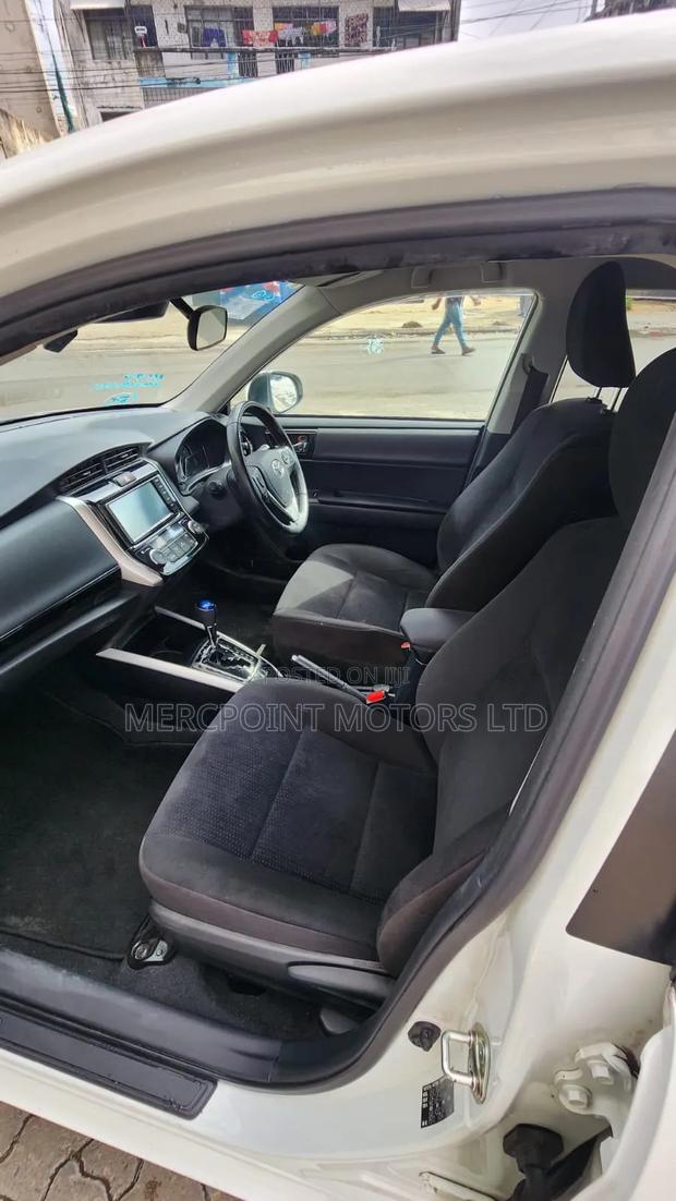 Toyota Corolla Fielder 1.5 Hybrid FWD 2019 White