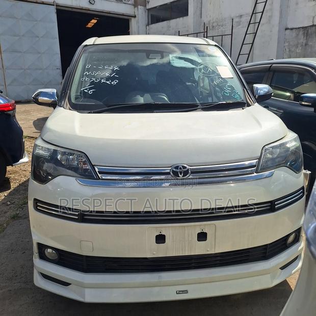 Toyota Spade 1.5 2019 Pearl