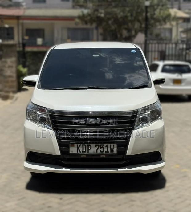 Toyota Noah 2.0 FWD (7 Seater) 2017 Pearl