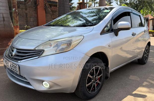 Nissan Note 2012 Silver