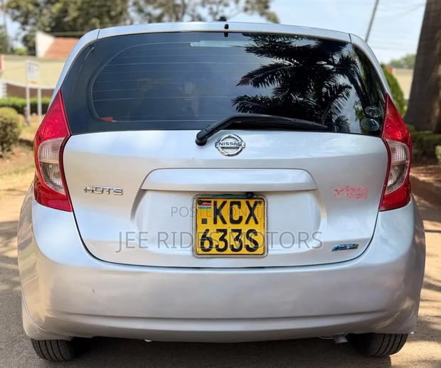 Nissan Note 2012 Silver