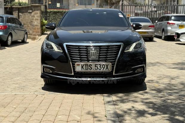 Toyota Crown 2016 Black