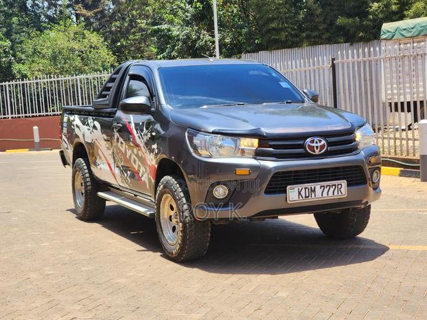 Toyota Hilux Revo Smart Cab Deisel 2.8 AWD 2016 Gray