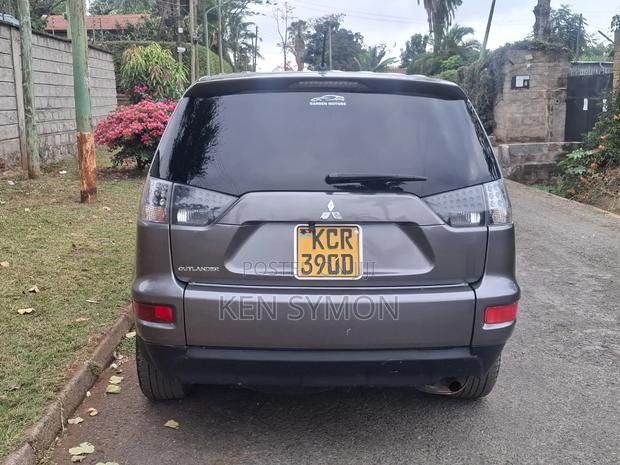 Mitsubishi Outlander ES 2012 Brown