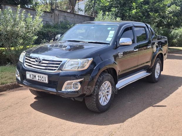 Toyota Hilux 3.0 D-4D 4x4 2014 Black