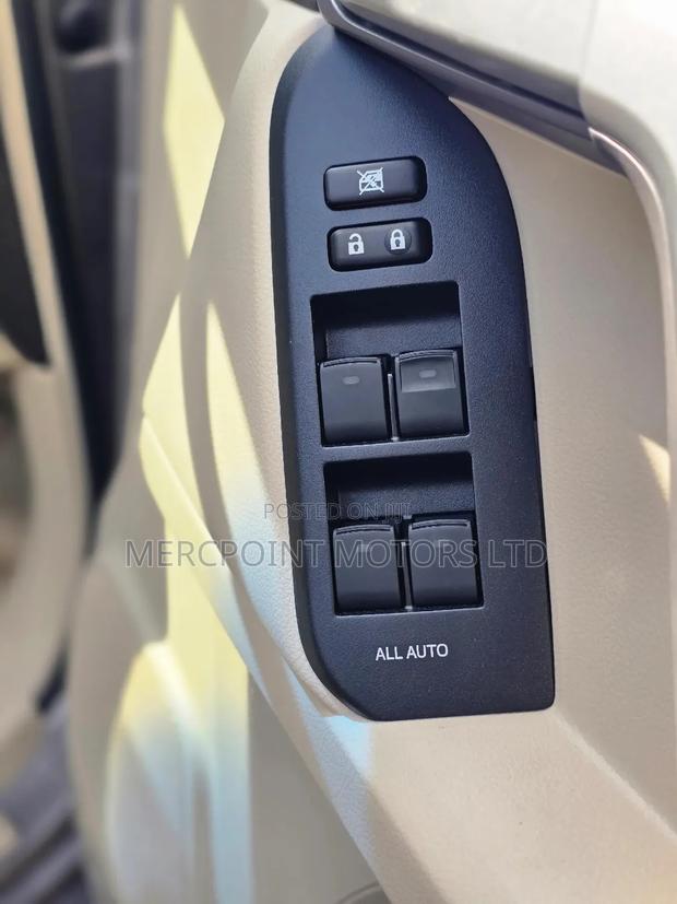 Toyota Land Cruiser Prado 2019 Silver