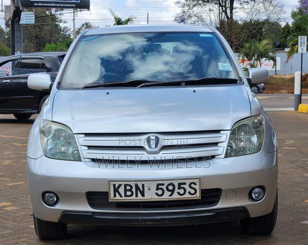 Toyota IST 2005 Silver