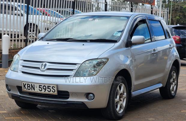 Toyota IST 2005 Silver