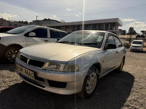 Mitsubishi Lancer Cedia 2000 Silver