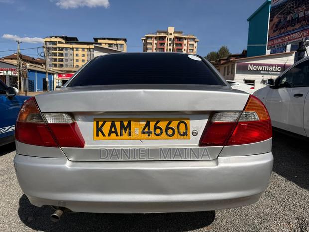 Mitsubishi Lancer Cedia 2000 Silver