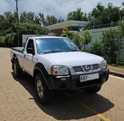 Nissan Hardbody 2013 White for sale