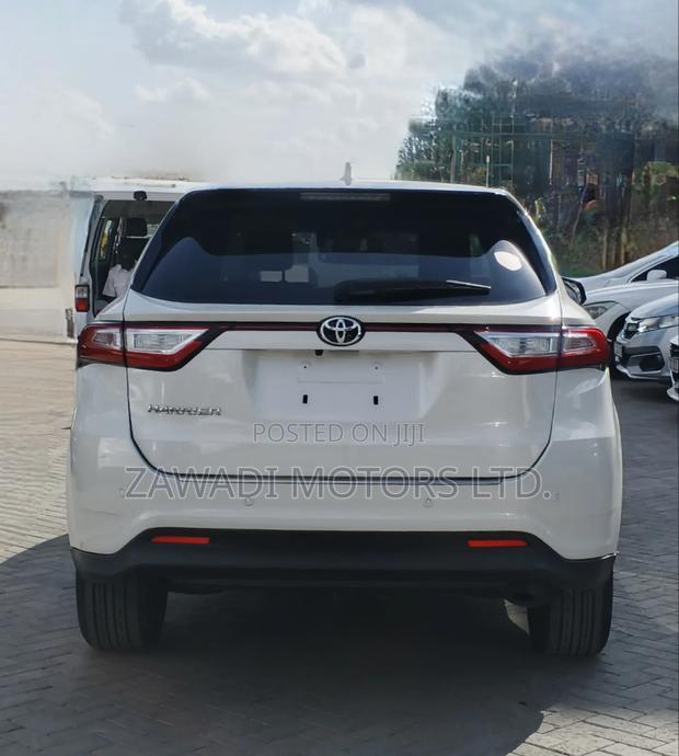 Toyota Harrier 2.0 2019 White