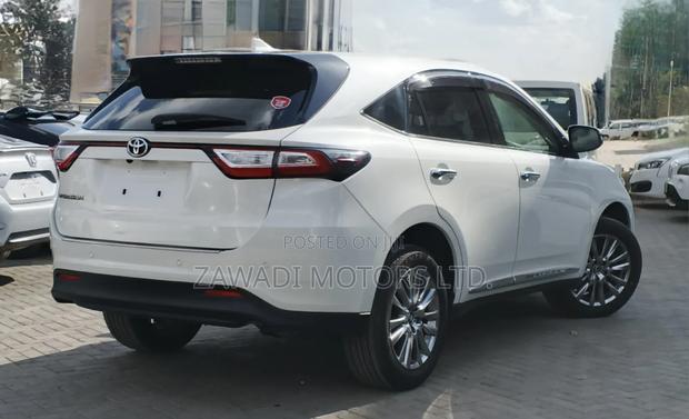Toyota Harrier 2.0 2019 White