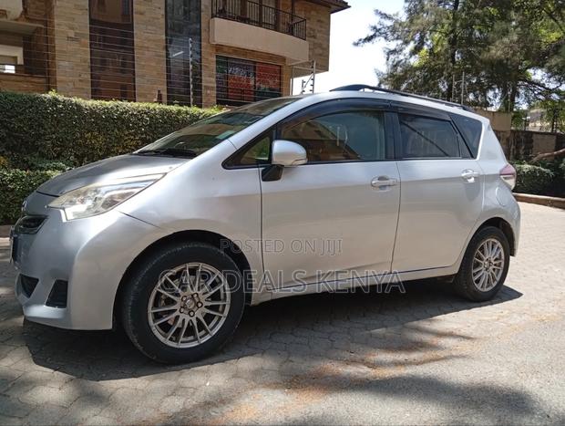 Toyota Ractis 1.3 FWD 2014 Silver