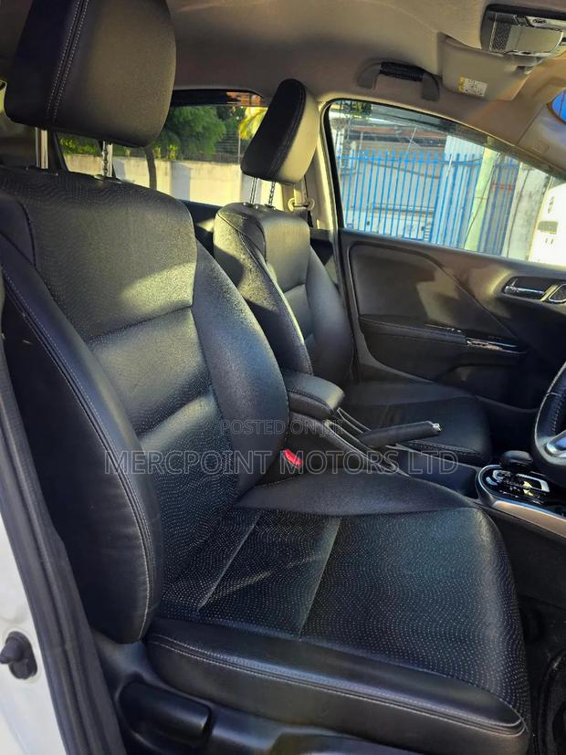 Honda Grace 2019 White