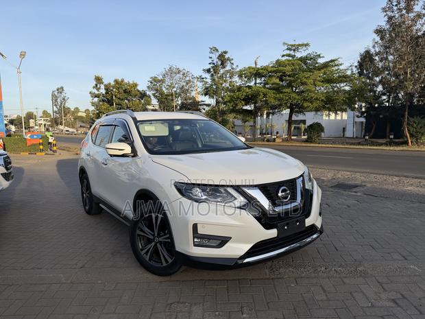 Nissan X-Trail 2.0 Petrol AWD 2019 White