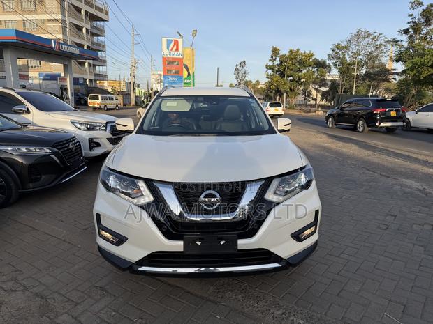 Nissan X-Trail 2.0 Petrol AWD 2019 White