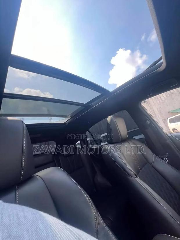 Toyota Harrier 2.0 2019 White