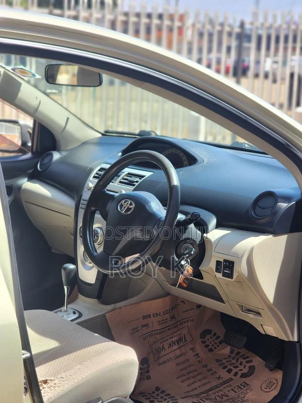 Toyota Belta 2008 Blue