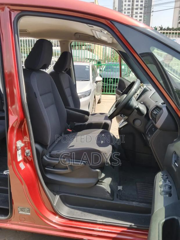 Nissan Serena 2019 Red