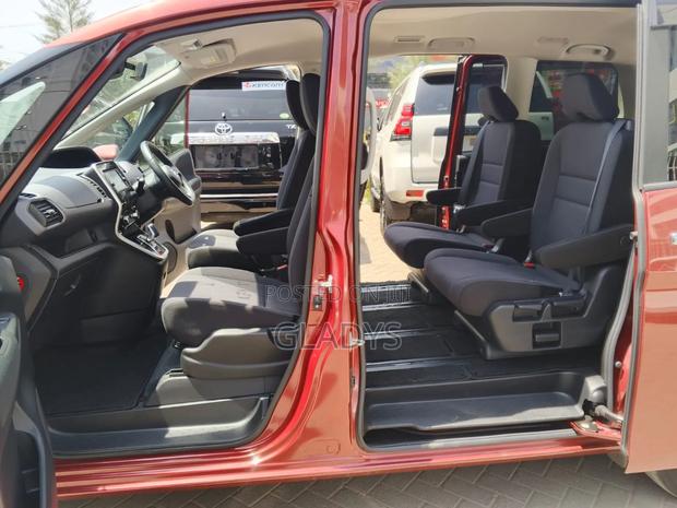 Nissan Serena 2019 Red