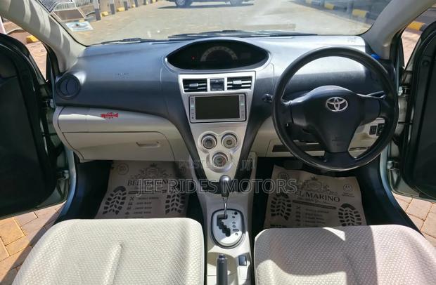 Toyota Belta 2008 Silver