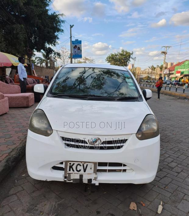 Daihatsu Mira 2012 White
