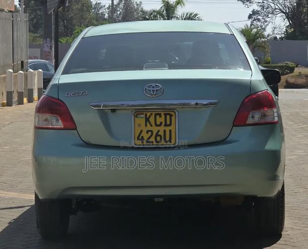 Toyota Belta 2008 Silver