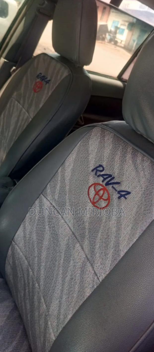 Toyota RAV4 Automatic 2000 Black