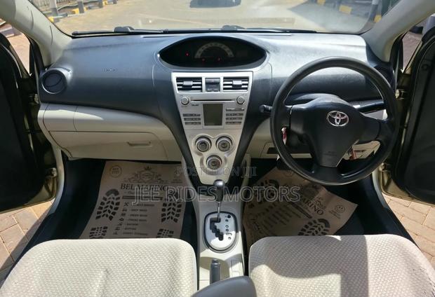 Toyota Belta 2008 Gold