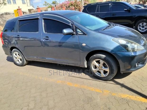 Toyota Wish 2005 Gray