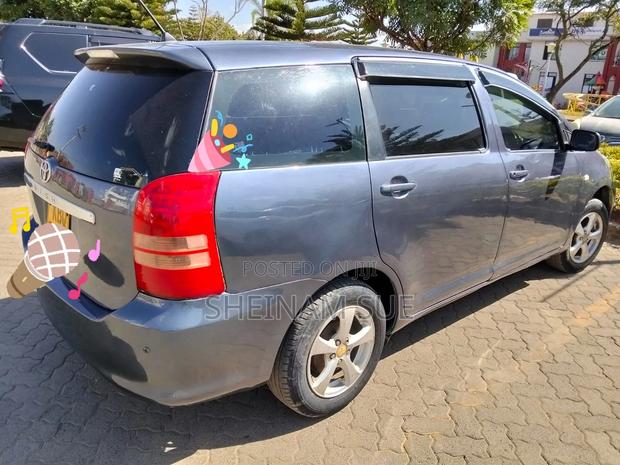 Toyota Wish 2005 Gray