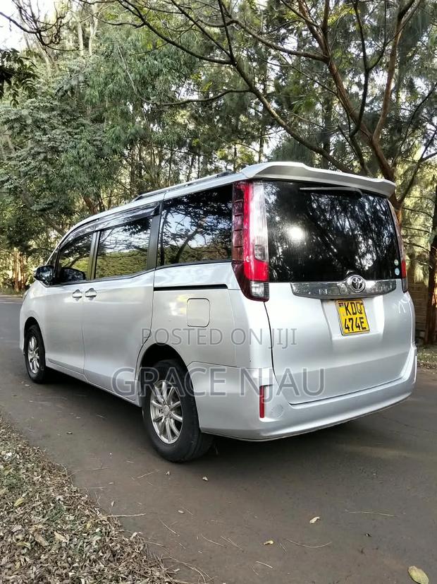 Toyota Noah 2.0 AWD (7 Seater) 2016 Silver