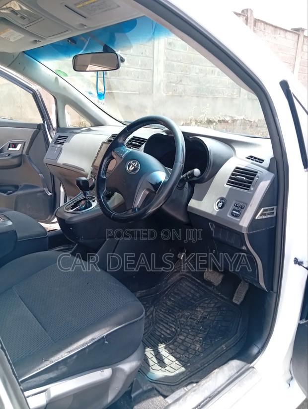 Toyota Mark X Zio 2.4 FWD (7 seater) 2009 White