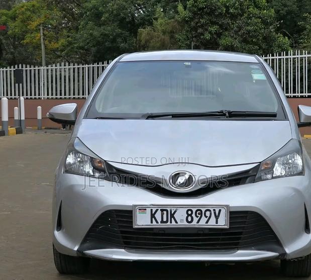 Toyota Vitz 2015 Silver