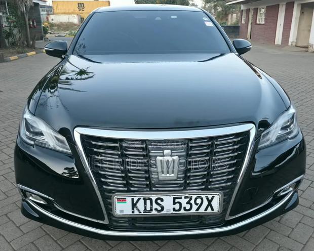 Toyota Crown 2016 Matt Black