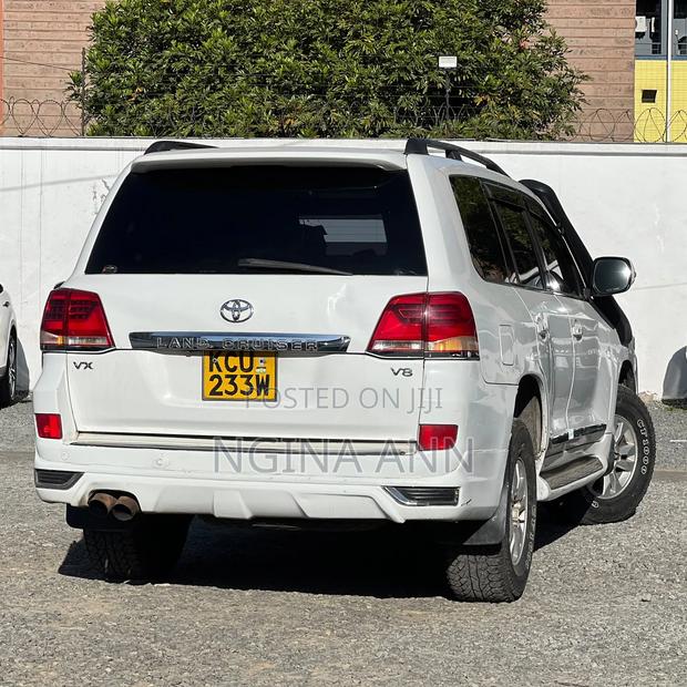 Toyota Land Cruiser 2012 White